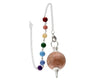 Péndulo Mermet de Adularia con cuentas de chakras y cadena en baño de plata para radiestesia y terapias energéticas.